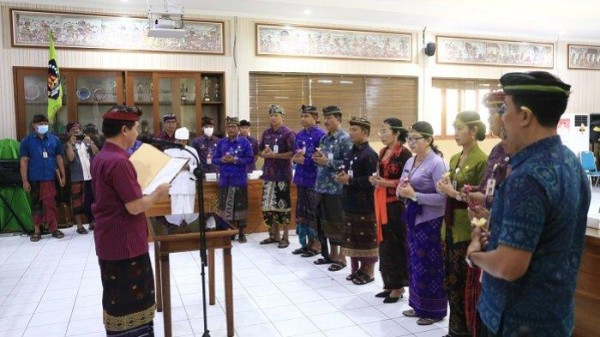 Bupati Suwirta Lantik Pejabat Setingkat Sekretaris dan Kabag, Cari Pejabat Kabag Hukum Paling Sulit