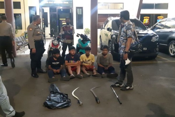 Tangkap 4 Remaja di Cipondoh yang Hendak Tawuran, Polisi Amankan 2 Stick Golf dan Celurit