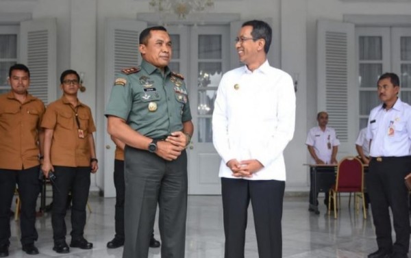 Pj Heru Bertemu Pangdam Jaya, Sama-Sama Pernah Bertugas di Istana