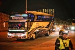 Puluhan Bonek Kawal Bus Persija, Begini Penampakannya