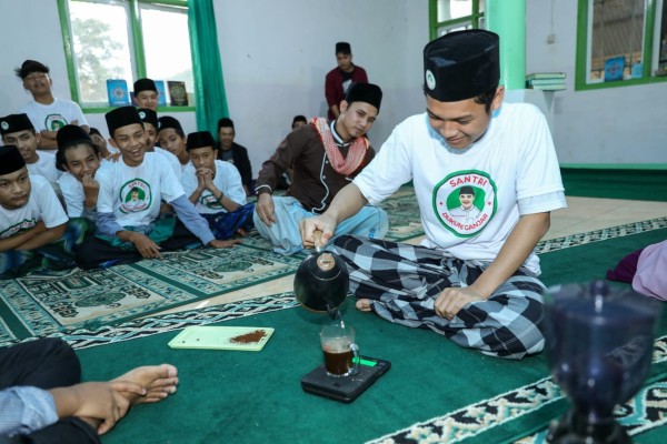 Santri Dukung Ganjar Gelar Doa Bersama dan Pelatihan Mengolah Kopi