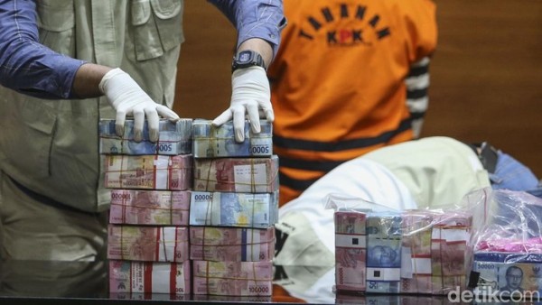 Penampakan Rp 26 Miliar yang Disita KPK dari Kasus Bupati Meranti