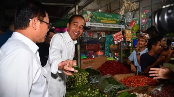 Jelang Lebaran, Mardiono Dampingi Presiden Cek Ketersediaan Pangan