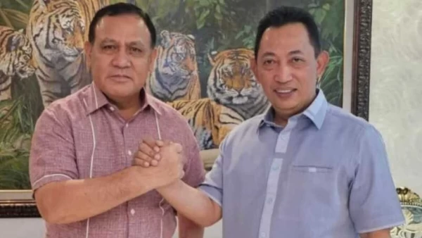 Bagikan Foto Salam Komando Bersama Jenderal Listyo Sigit, Firli Bahuri: KPK dan Polri Bersinergi Memberantas Korupsi