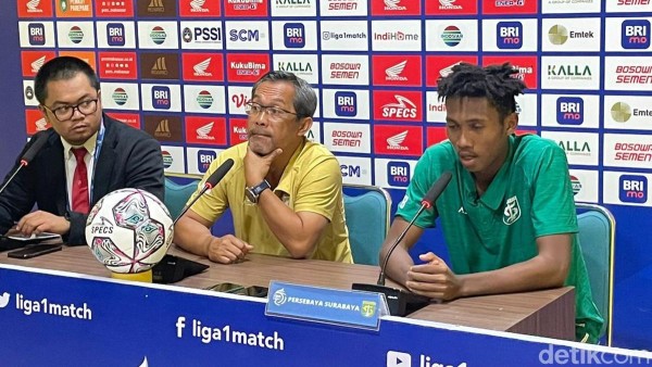 Aji Santoso Tetap Puji Permainan Persebaya meski Ditahan Persija.