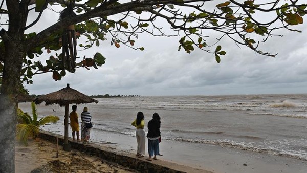 Cuaca Hari Ini dari BMKG: Hujan di Bandung hingga Yogyakarta Juga Gelombang 4 Meter di Selat Malaka