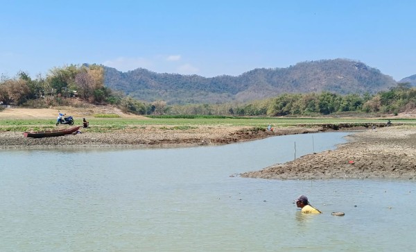 Debit Air Semakin Surut Setiap Hari, Banyak Warga Bertanam di Waduk Tandon