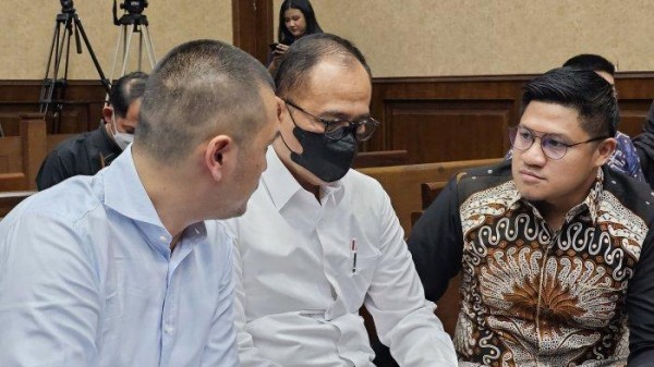 Dakwaan KPK: Ibu, Istri, hingga 3 Anak Rafael Alun Terlibat Pencucian Uang