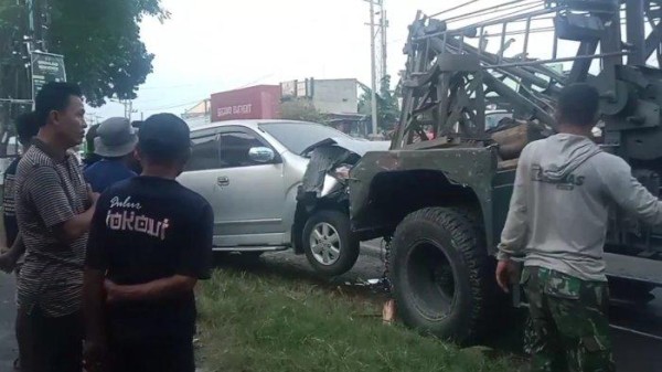 KRONOLOGI Adu Banteng Xenia vs Avanza di Jalan Raya Pati-Tayu, Dipicu Insiden Pecah Ban