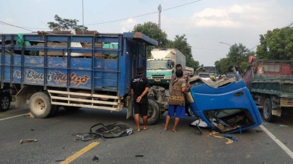 Kronologi Kecelakaan di Sambong Blora, Libatkan Mobil Isuzu Panther dengan Truk