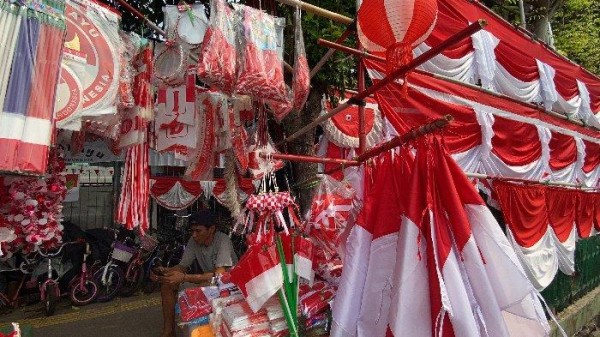 Kisah Pedagang Bendera Merah Putih di Tahun ke-79 Indonesia Merdeka