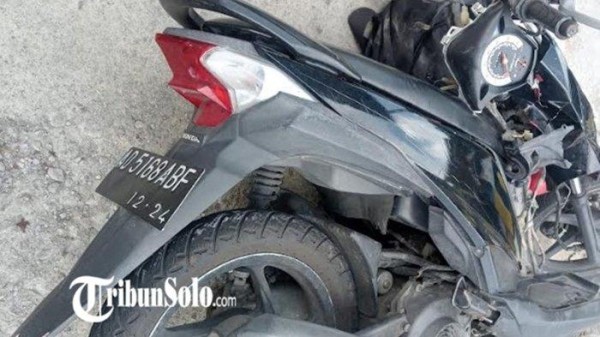 Kecelakaan Honda Beat vs Truk Isuzu di Jalan Lalung-Tegalgede Karanganyar, Pengendara Motor Tewas