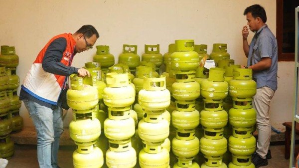 Pertamina Sidak Pangkalan LPG 3 Kg di Semarang, Pastikan Stok Aman dan Harga Sesuai HET