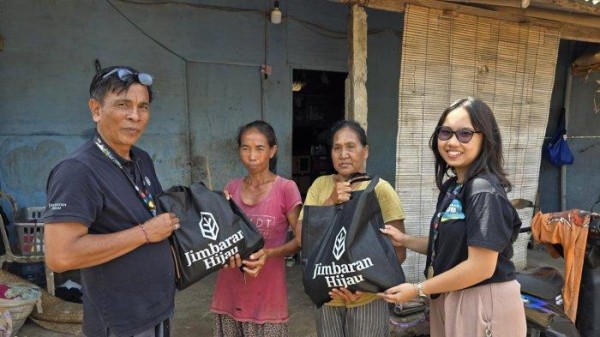 Kebersamaan dan Kepedulian Jimbaran Hijau di Hari Raya Kuningan