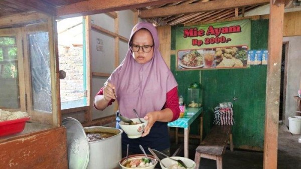 Kisah Warga Magelang 6 Tahun Jual Mie Ayam Seporsi Rp2000, Sehari Bisa Untung Rp200 Ribu, Kok Bisa?