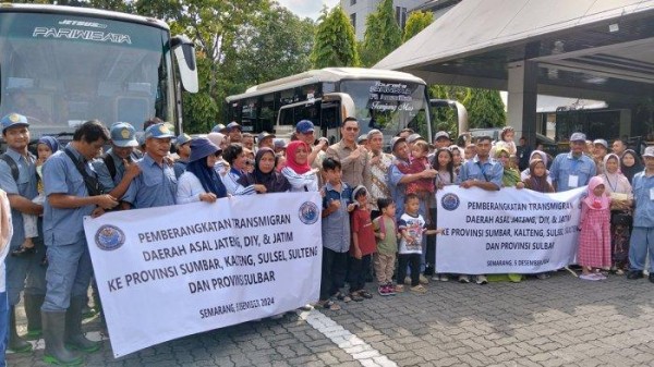 36 Kepala Keluarga Asal Jawa Tengah dan DI Yogyakarta Resmi Berangkat Jadi Transmigran ke Luar Pulau