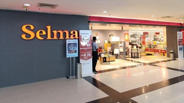 Selma dan Informa Electronics Megamall Manado Hadir dengan Wajah Baru, Lebih Lengkap dan Solutif