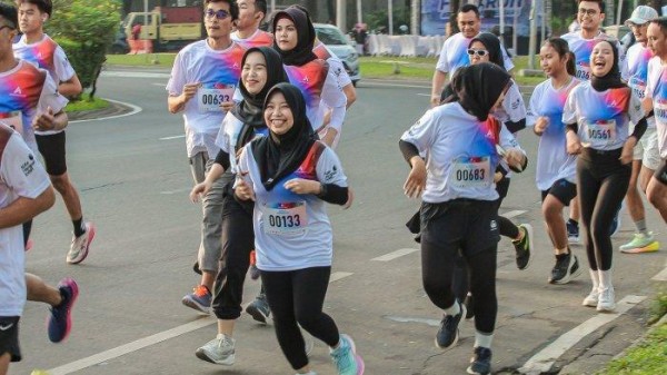 700 Peserta dari Berbagai Komunitas Anak Muda Ikuti Gen Z Fun Run 2024