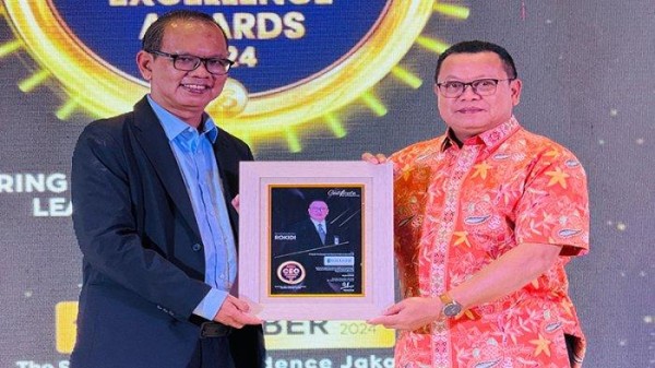 Bank Kalbar Kembali Sabet Penghargaan Indonesia CEO Excellence Award 2024