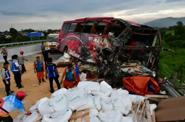 Polisi Tetapkan Sopir Truk Tersangka Kecelakaan Bus SMP IT Darul Qur'an di Tol Pandaan-Malang