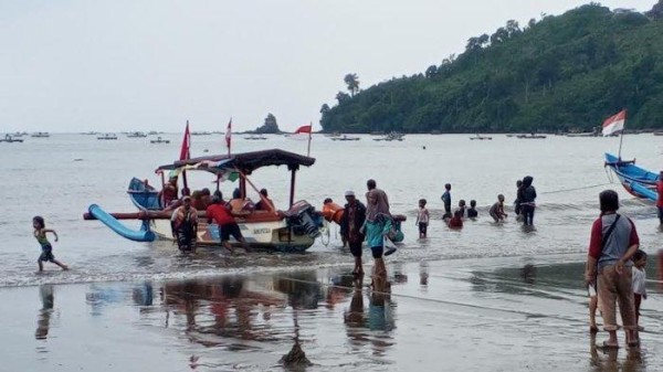 Jumlah Pengunjung Pantai Gemah di Saat Libur Tahun Baru 2025 Turun Drastis Dibanding 2024