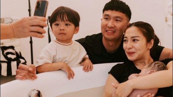 Nikita Willy Ceritakan Pasca-Lahiran di Dalam Air, Kepala sang Anak Masih Terbungkus Ketuban