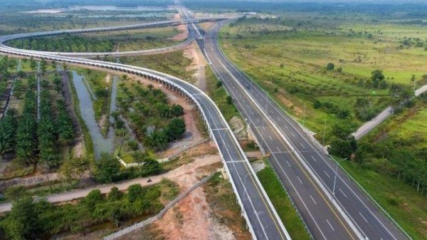 Melintasi Desa Prunggahan Kulon Kabupaten Tuban, Tol Trans Jawa Membentang 180,58 Km