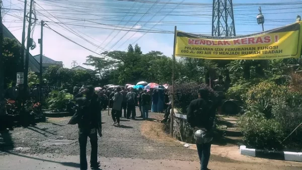 Dianggap Alih Fungsi Peruntukan, Masyarakat Arcamanik Tolak Penggunaan Gedung Serba Guna sebagai Tempat Ibadah