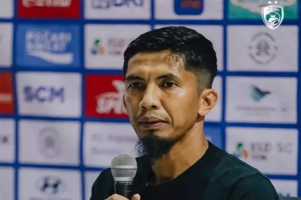 Tiga Pertemuan Tak Pernah Menang Hadapi Persik Kediri, Ini Harapan Pelatih Ahmad Amiruddin untuk Akbar Tanjung Cs