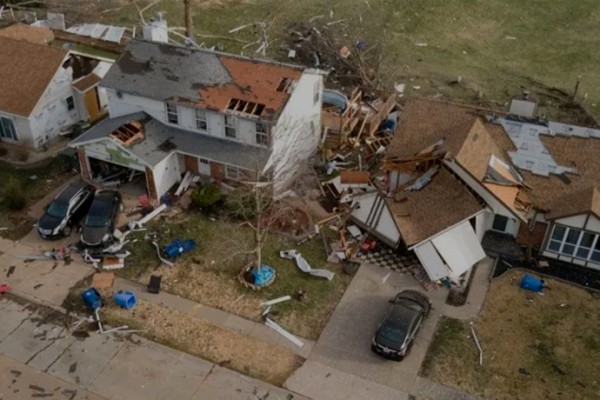 34 Orang Tewas Disapu Tornado dan Badai Dahsyat di AS