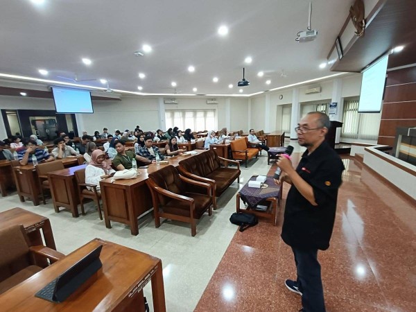 Ilmu Komunikasi UM dan AJI Malang Bahas Relasi Kuasa dan Tantangan Jurnalisme di Indonesia