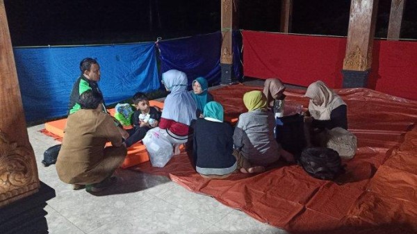 BREAKING NEWS - Longsor Terjang Desa Depok Bendungan Tremggalek, 6 Orang Dilaporkan Hilang