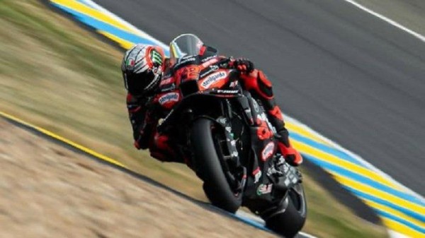 Marco Bezzecchi Pemenang MotoGP Hari Ini! Kalahkan Marc Marquez di Podium Grand Prix Inggris 2025