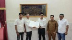 Sah! RM Riza Ariffiandi Jabat Plt Direktur Perumdam Tirta Abdya, SK Diserahkan Wabup Zaman Akli