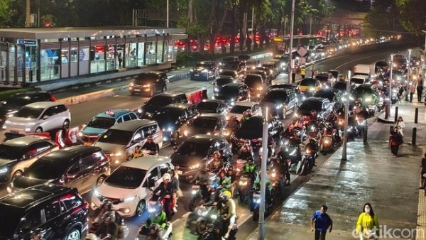 3 Penjelasan Polisi soal Macet Parah Jakarta Bukan karena Macron 