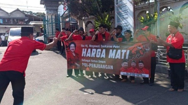 Megawati Dapat Dukungan Jadi Ketum PDIP Lagi saat Ziarah ke Makam Bung Karno Kota Blitar, Arus Bawah