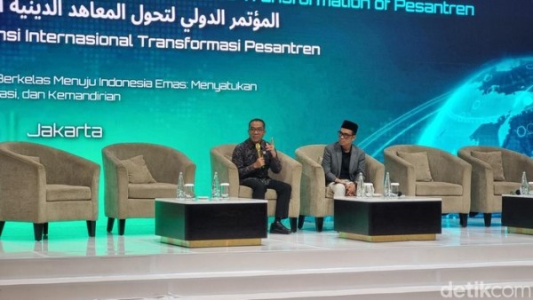 Mendikti Saintek: Negara Berkembang Budaya Menonton, Negara Maju Membaca