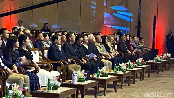 SBY Rilis Video Musik 'Save Our World', Dihadiri CT hingga Menteri-Waka MPR
