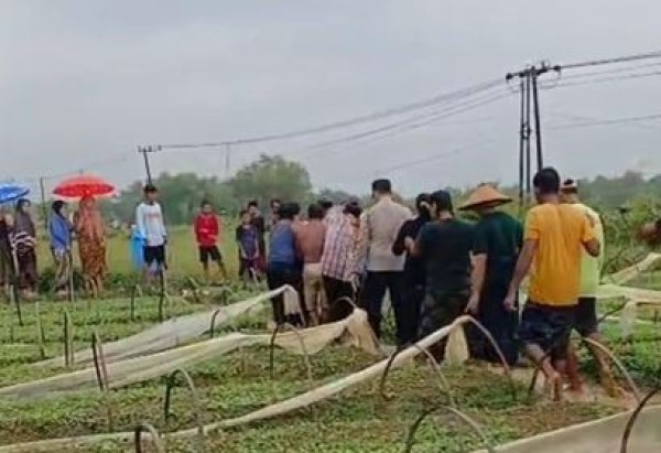 Di Tanah Terbuka saat Hujan, Pria di Sampang Tewas Tersambar Petir