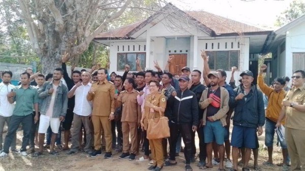Nelayan di Sabu Raijua Senang Terima Bantuan Perahu Ketinting dari Pemerintah Kabupaten