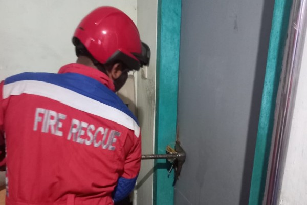 30 Menit Penuh Ketegangan, Balita di Surabaya Selamat dari Kamar Mandi