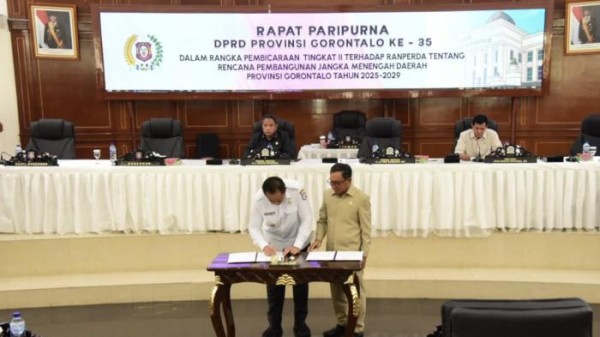 RPJMD Provinsi Gorontalo 2025-2029 Resmi Jadi Perda, Gubernur Gusnar Ismail Soroti Kemiskinan