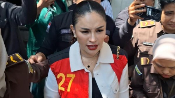 Nikita Mirzani Bersitegang dengan Reza Gladys saat Sidang di PN Jakarta Selatan, Ini Sebabnya