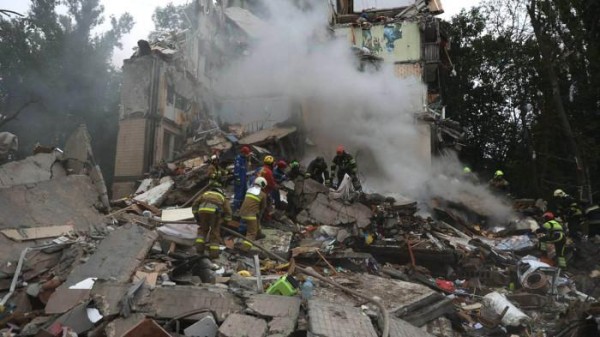 Serangan Mematikan Rusia di Kiev Ukraina Tewaskan 31 Orang,