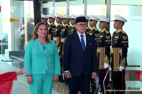 Presiden Peru Dina Boluarte tiba di Indonesia