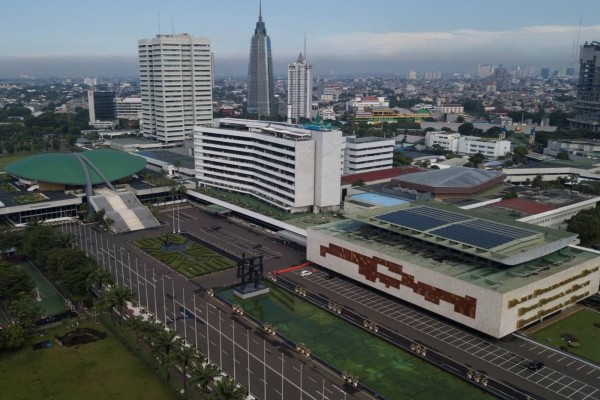 Sahroni: Gaji yang Diterima DPR Bakal Dikembalikan ke Rakyat