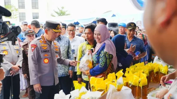 Kapolri Tinjau Gerakan Pangan Murah dan Penyaluran Beras SPHP di Kalsel