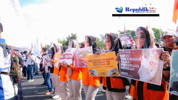 Aksi Unras di Jawa Timur Berjalan Tertib dan Kondusif Kapolrestabes Surabaya Apresiasi Massa Buruh