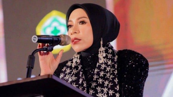 ANGGOTA DPR Melly Goeslow Disorot Gegara Tamatan SMA Tapi Duduk di Komisi X Bidang Pendidikan