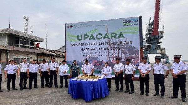 Upacara Hari Perhubungan Nasional Tahun 2025 di Pelabuhan Boom Baru Palembang 